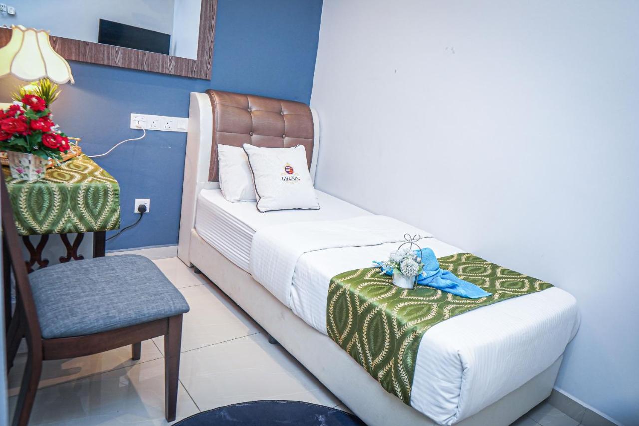 Ghazrins Desaru Hotel Pengerang Luaran gambar