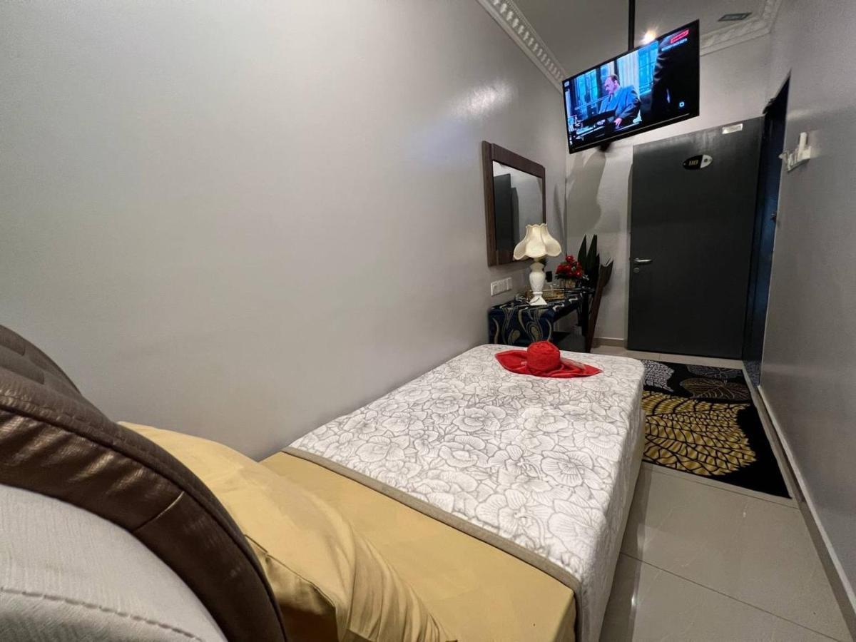 Ghazrins Desaru Hotel Pengerang Luaran gambar