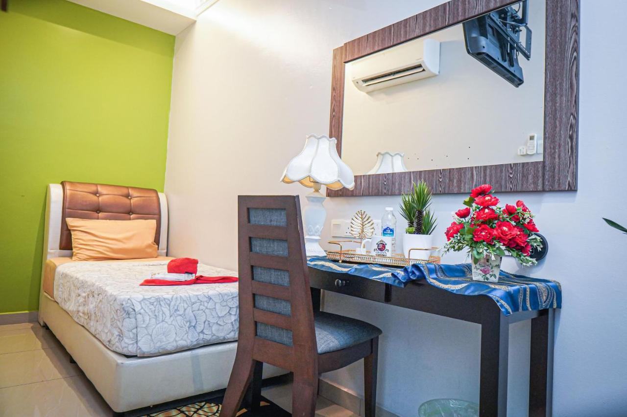 Ghazrins Desaru Hotel Pengerang Luaran gambar