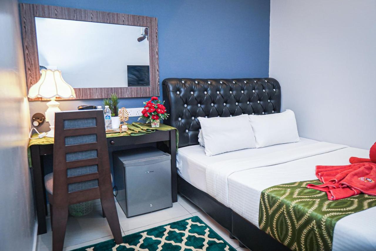 Ghazrins Desaru Hotel Pengerang Luaran gambar