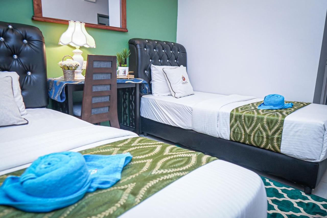Ghazrins Desaru Hotel Pengerang Luaran gambar